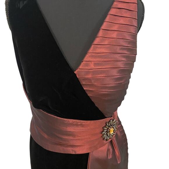 Kay Unger Witchy Whimsigoth Dark Merlot Jeweled Silk Velvet Cocktail Dress (6) - Picture 4 of 10